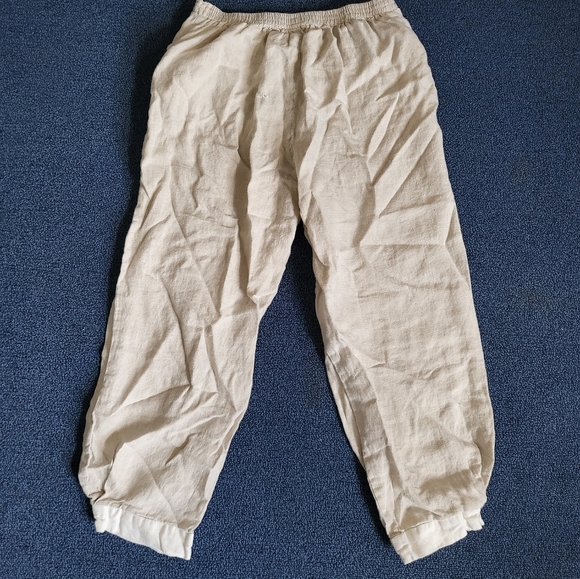 Linen Capris - Picture 2 of 3